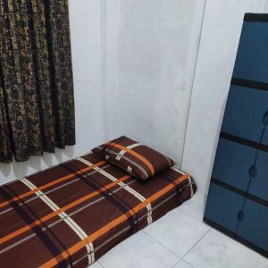 LARIS Kost Pria